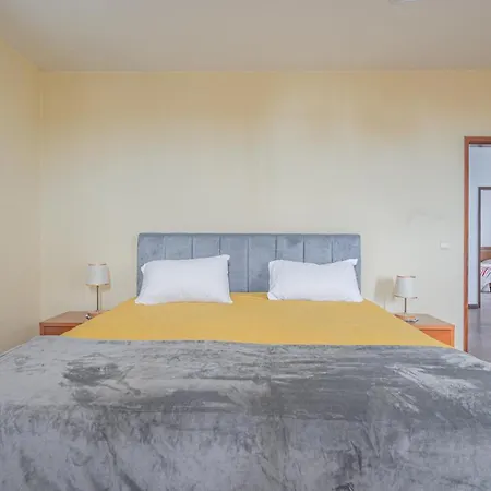 Familia Dehoux Апартаменты *