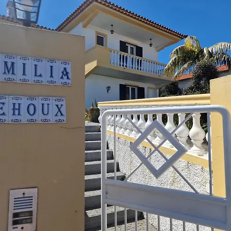 Familia Dehoux 아파트